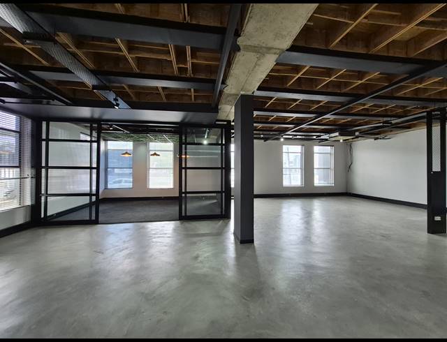 239M² OFFICE TO LET IN HYDE PARK